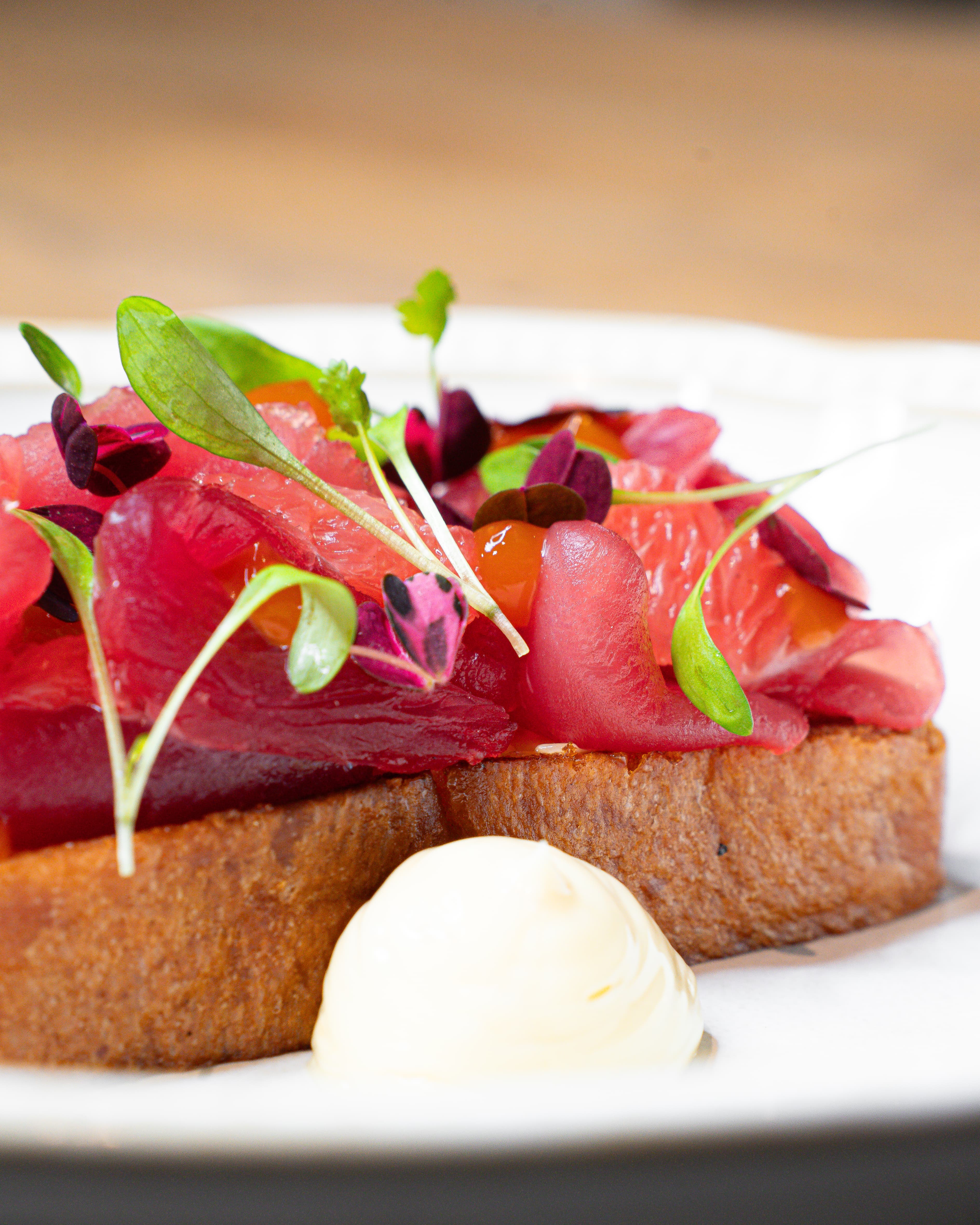 Bruchetta mit Tomaten und Oliven